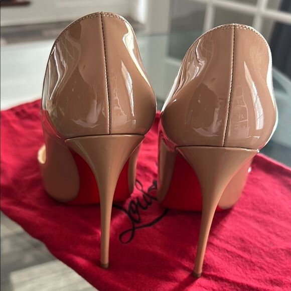 Christian Louboutin Nude Patent Leather Pumps - Picture 5 of 8